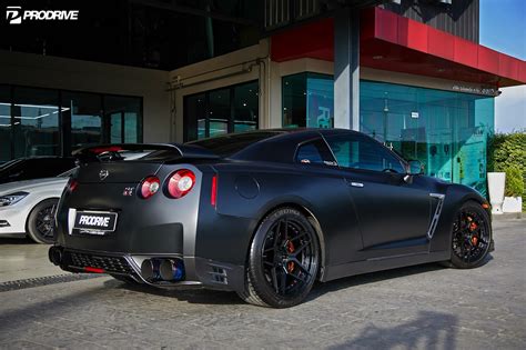 Nissan GT-R R35 Black with BC Forged HC053S Aftermarket Wheels Wheel | Wheel Front
