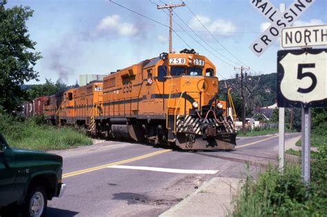 Maine Central Railroad: Map, History, Logo & Pictures | Scenic railroads, Maine, Lake champlain