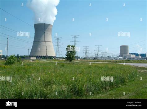 The Davis Besse electrical nuclear power plant at Oak Harbor Ohio Stock ...