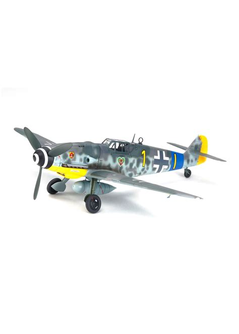 Tamiya 61117 - 1/48 Messerschmitt Bf 109 G-6 Model Kit - Hub Hobby