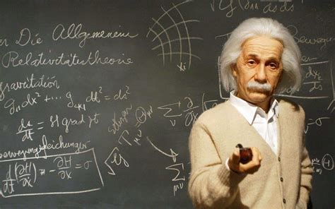 28 Famous Albert Einstein Quotes