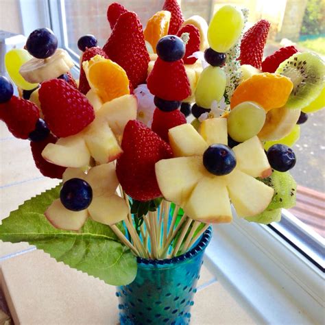 Mother's Day fruit bouquet | Easy food art, Fruit, Mothers day chocolates