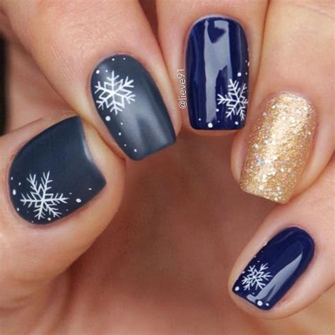 beautiful Snowflake nail designs - SoNailicious