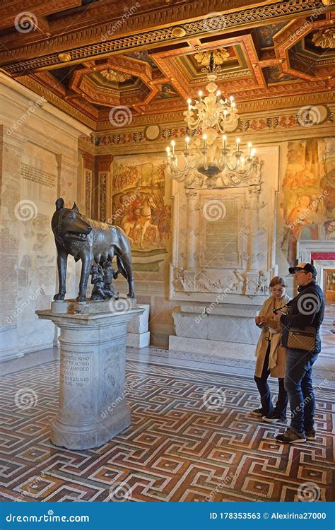 Statue of Lupa Capitolina Capitoline Wolf, Capitoline Museum, Rome Editorial Stock Photo - Image ...