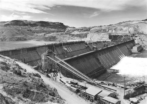 Big Bend Railroad History: 1940 Grand Coulee Dam View