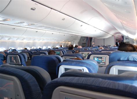 File:Air Canada Economy interior 777.jpg - Wikimedia Commons