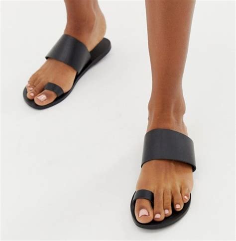 Best Toe Loop Sandals: Women’s Styles to Replace Your Thong Flip Flops ...