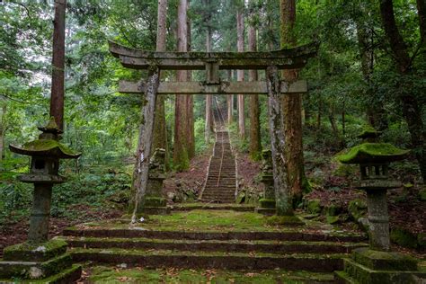 Scary Places in Japan The Moss-Ridden Taki Shrine 007 | JAPAN Forward