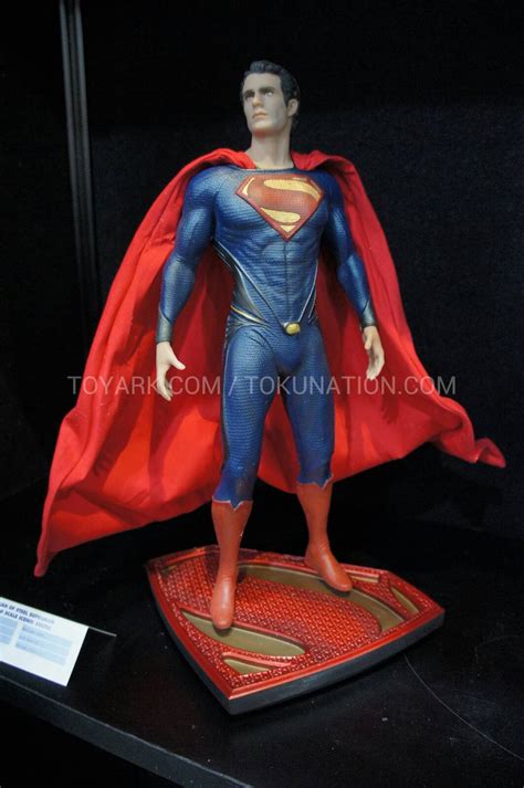 MAN OF STEEL: SUPERMAN 1:6 SCALE ICONIC STATUE