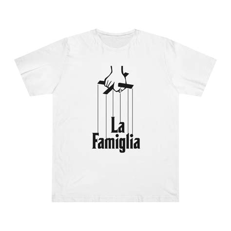 T-shirt La Famiglia Italian Mobster Sicilian Loyalty – The Mob Wife