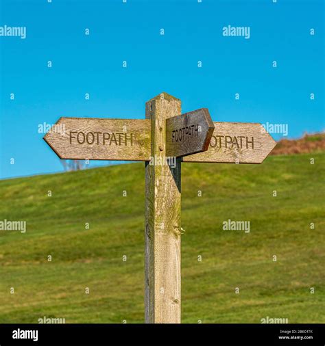 Wooden open sign hi-res stock photography and images - Alamy