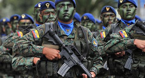 Presidente de Ecuador releva a la cúpula militar del país -- El Niño de la Sociedad -- Sott.net