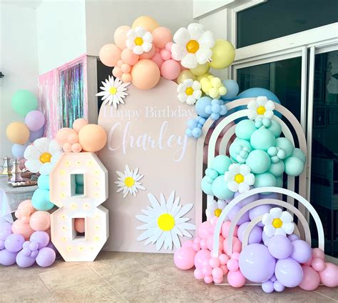 Rainbow kid's birthday backdrop - Fashion Balloons