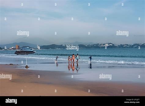 Walking on the beach, Manzanillo, Colima, Mexico Stock Photo - Alamy