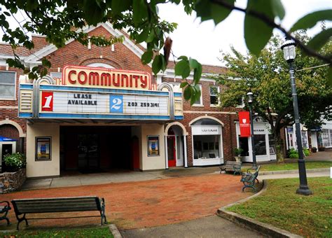 Selectmen approve Community Theater license, lease agreement