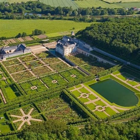 Château de Villandry - YouTube