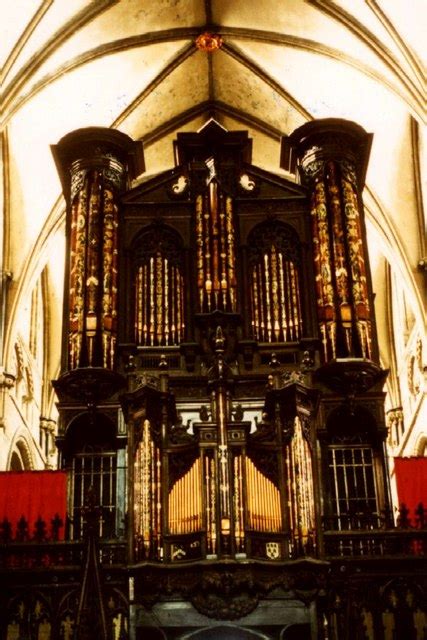 Gloucester Cathedral organ © Tiger cc-by-sa/2.0 :: Geograph Britain and Ireland