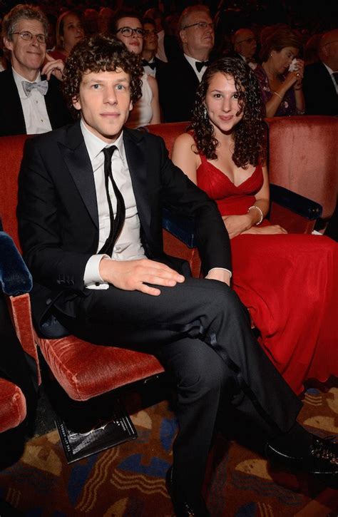 Jesse And Hallie Eisenberg | Celebrity siblings, Celebrities, Famous celebrities