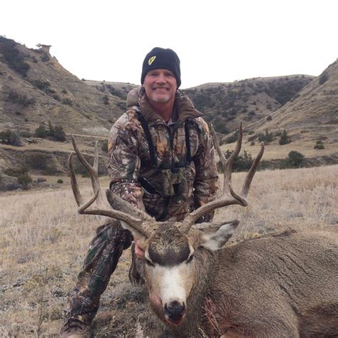 Guided Mule Deer Hunting in Northeast Montana | Burke Ranch Outfitters