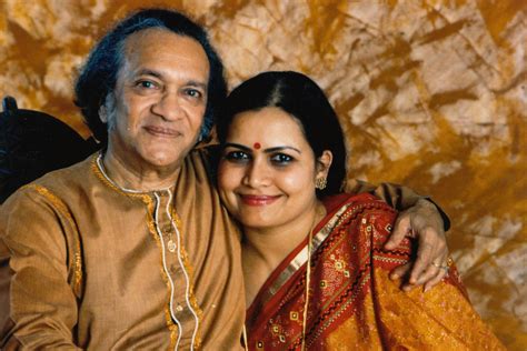 Ravi Shankar and wife Sukanya Rajan © Ravi Shankar | Flickr