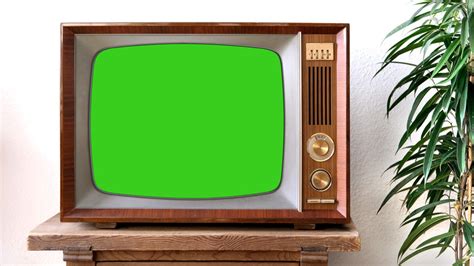 What It Was Really Like To Watch The First Color TVs