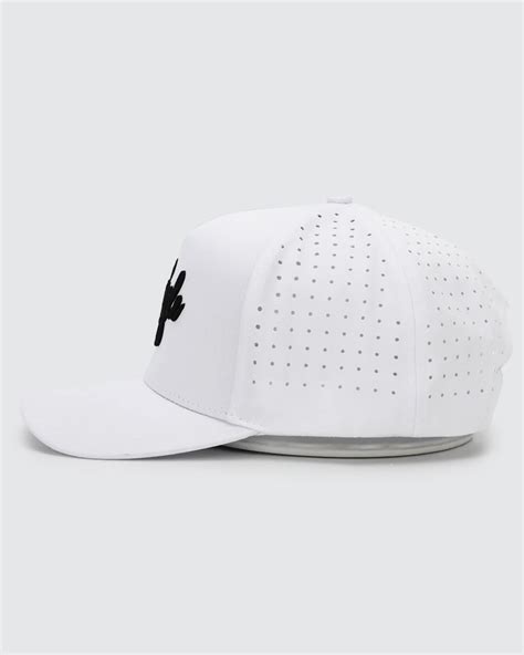 Waggle Hat White | White Performance Golf Snapback – Waggle Golf