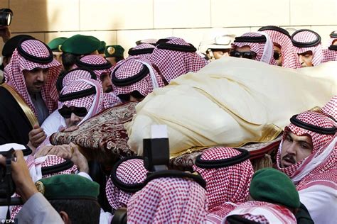 Saudi Arabia's King Abdullah dead aged 90 following battle with pneumonia | Daily Mail Online