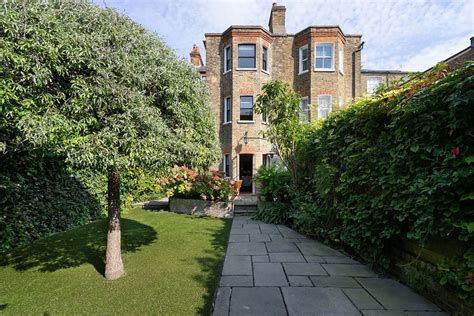 London homes for sale with exceptional gardens