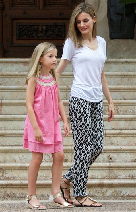 Queen Letizia Summer 2014 Vacation Pants and T-Shirt | Glamour