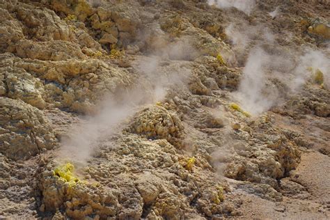 The battle at the volcano of Nisyros: photography project in the biggest hydrothermal volcano ...