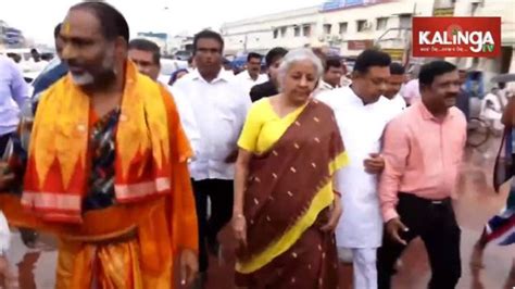 Min Nirmala Sitharaman visits Puri Jagannath temple in Odisha