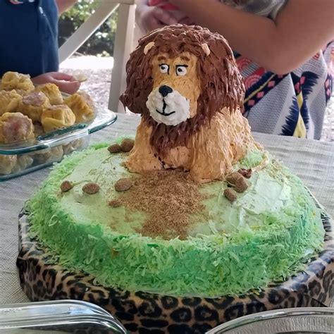 Lion Cake • Edel Alon