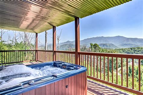 Stunning Mountain View: Gatlinburg Cabin w/Hot Tub UPDATED 2021 ...