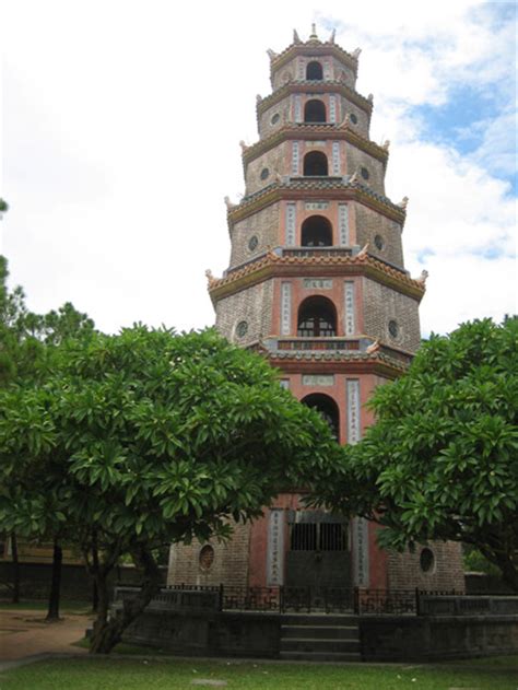 Thien Mu Pagoda Travel Attractions, Facts & History