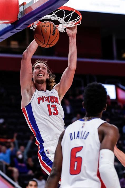 Detroit Pistons' Kelly Olynyk out at least six weeks with MCL sprain in left knee