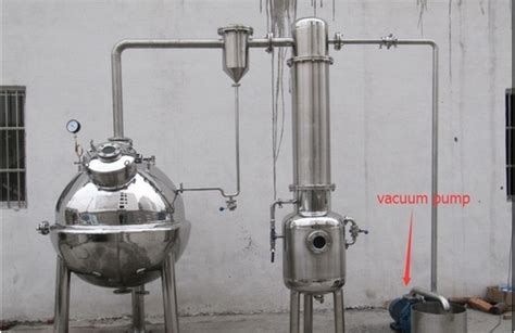 Stainless Steel Essential Oil Distiller/Essential Oil Extraction Equipment in India - India ...