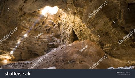 Majlis Al Jinn Cave Oman Stock Photo 132191753 | Shutterstock