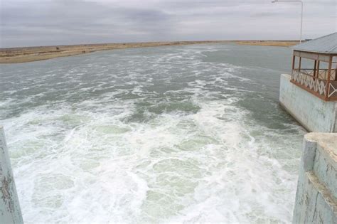 The point where Syr Darya becomes Aral Sea at the Kok-Aral Dam ...