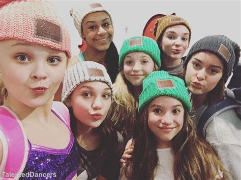 Jojo Siwa, Nia Frazier, Maddie Ziegler, Brynn Rumfalo, Kendall Vertes ...