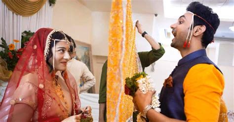 Amrita Rao, RJ Anmol Make Their Wedding Photos Public & We’re In Total Awe!