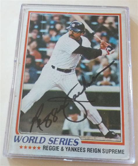 √ Reggie Jackson Autograph