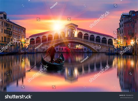 Gondola Near Rialto Bridge Venice Italy Stock Photo 780486076 ...