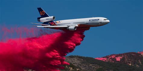 Photos Show Firefighting DC-10 Aircraft During Busy Fire Season - Business Insider