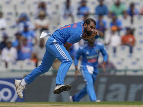 5 Best Bowling Spells of Mohammed Shami - Cricfit