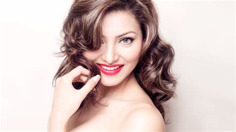 Urvashi Rautela, HD Indian Celebrities, 4k Wallpapers, Images, Backgrounds, Photos and Pictures