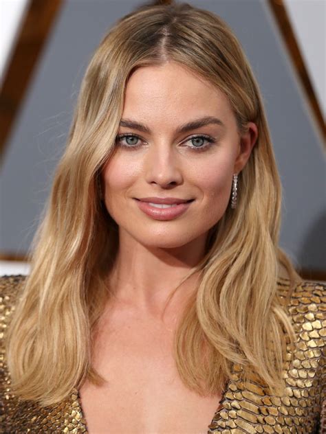 The Best Star Beauty at the Oscars | Margot robbie hair, Margot robbie oscars, Margot robbie hot