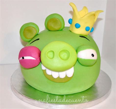 King Pig (Angry Birds) - Decorated Cake by La Tartautora - CakesDecor