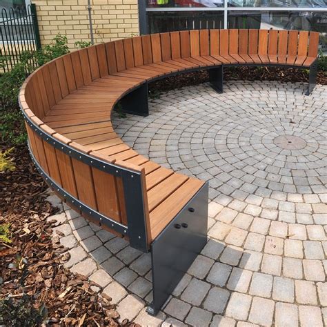 galvanised steel seating - Google Search | Diy bench outdoor, Garden ...
