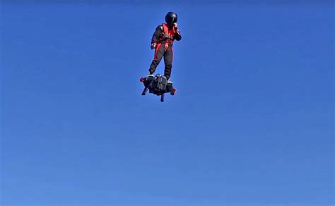 Flyboard Air: Franky Zapata develops his own jet-powered flying ...