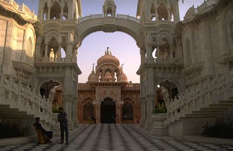 Krishna-Balaram Mandir, Vrindavan - India Travel Forum | IndiaMike.com